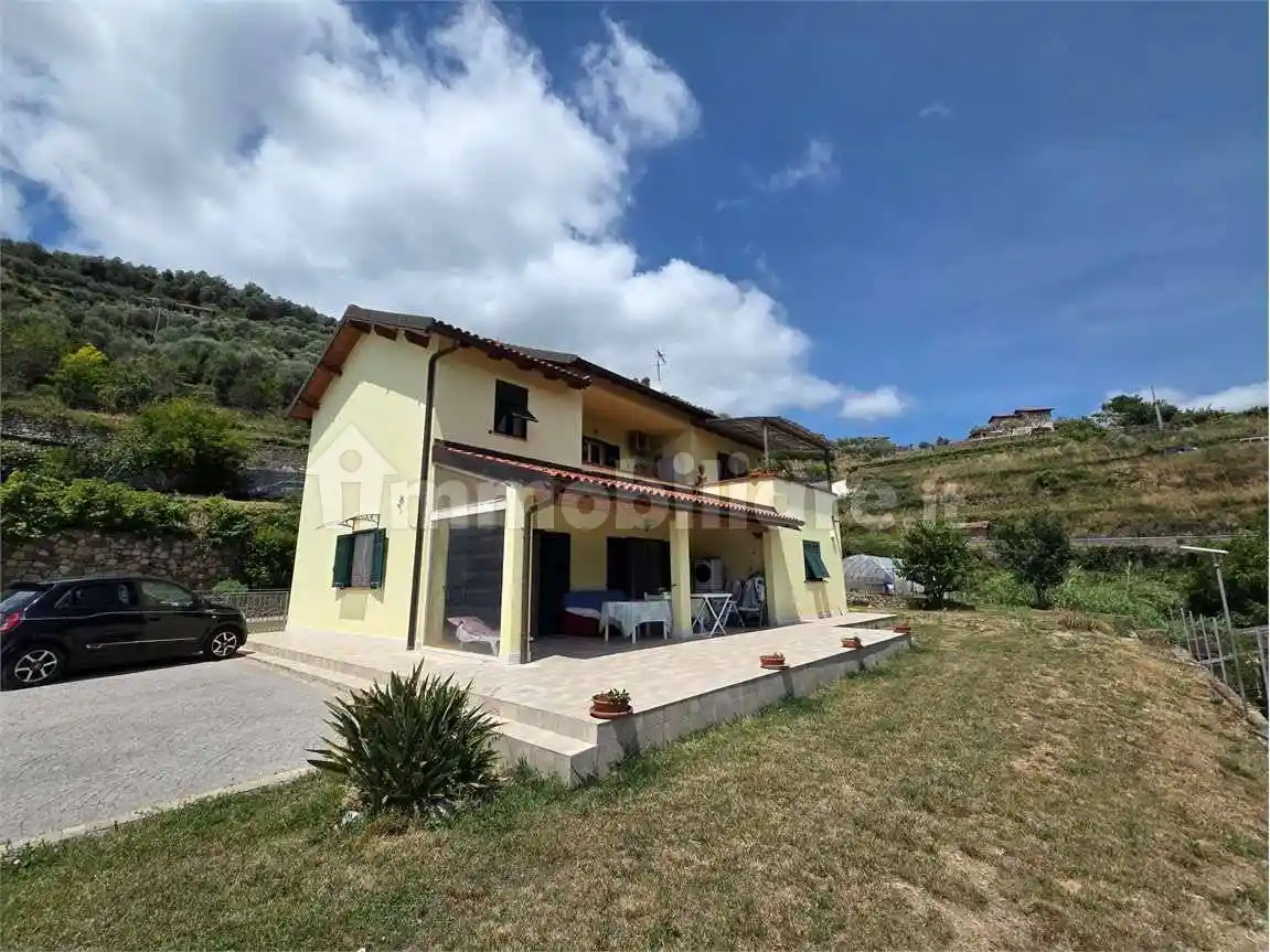 Villa in vendita a Dolceacqua
