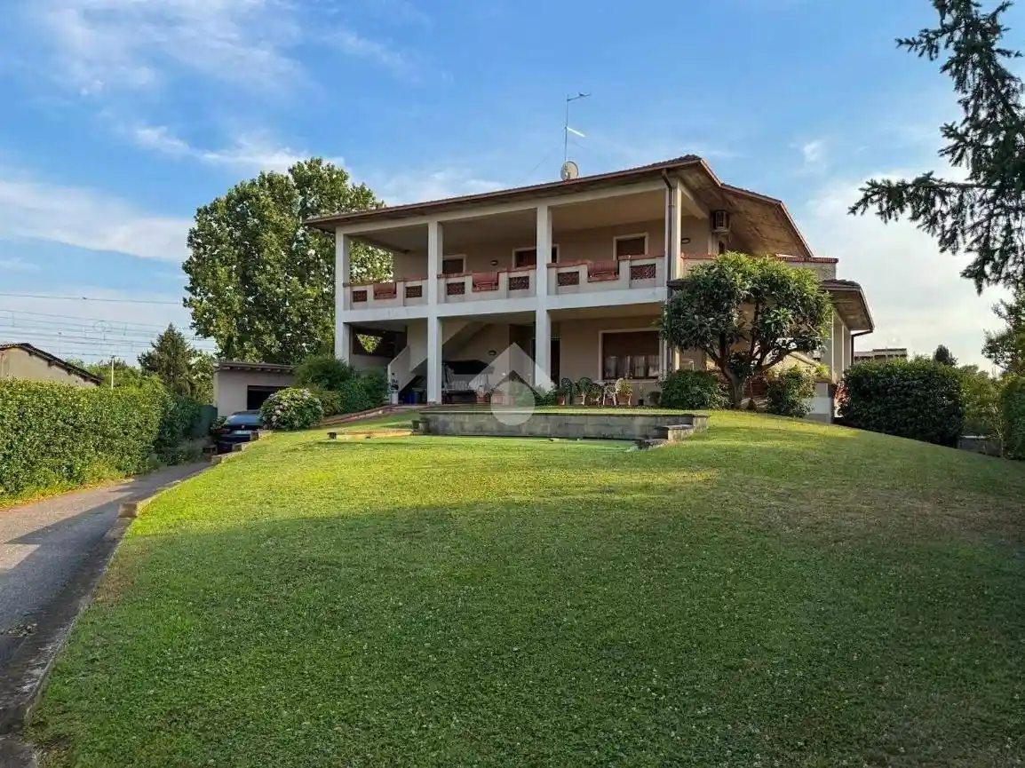 Villa in vendita a Manerbio