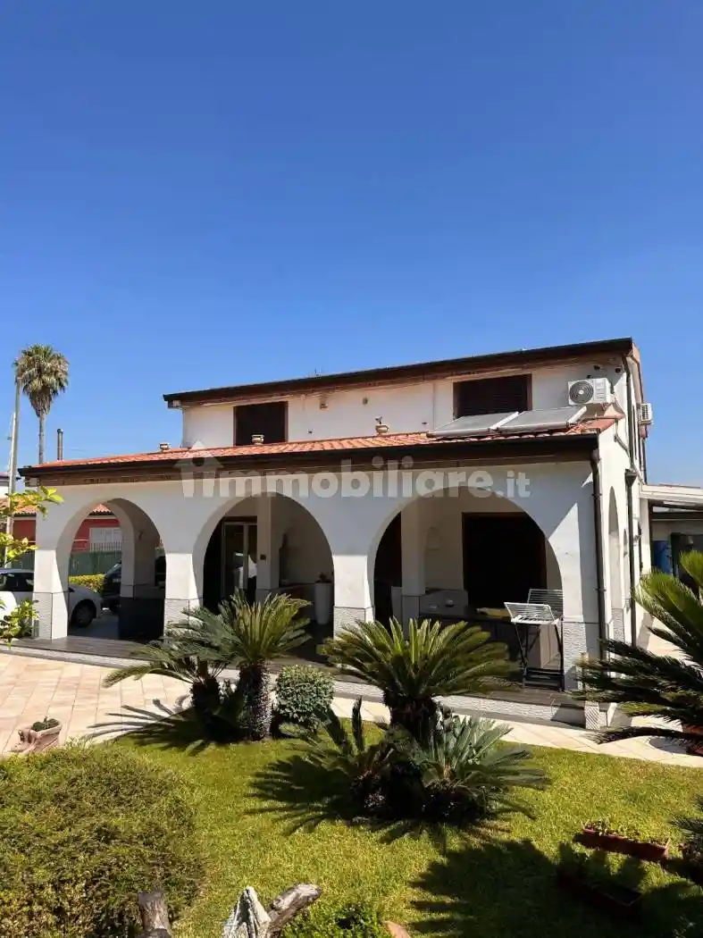 Villa in vendita a Giugliano in Campania