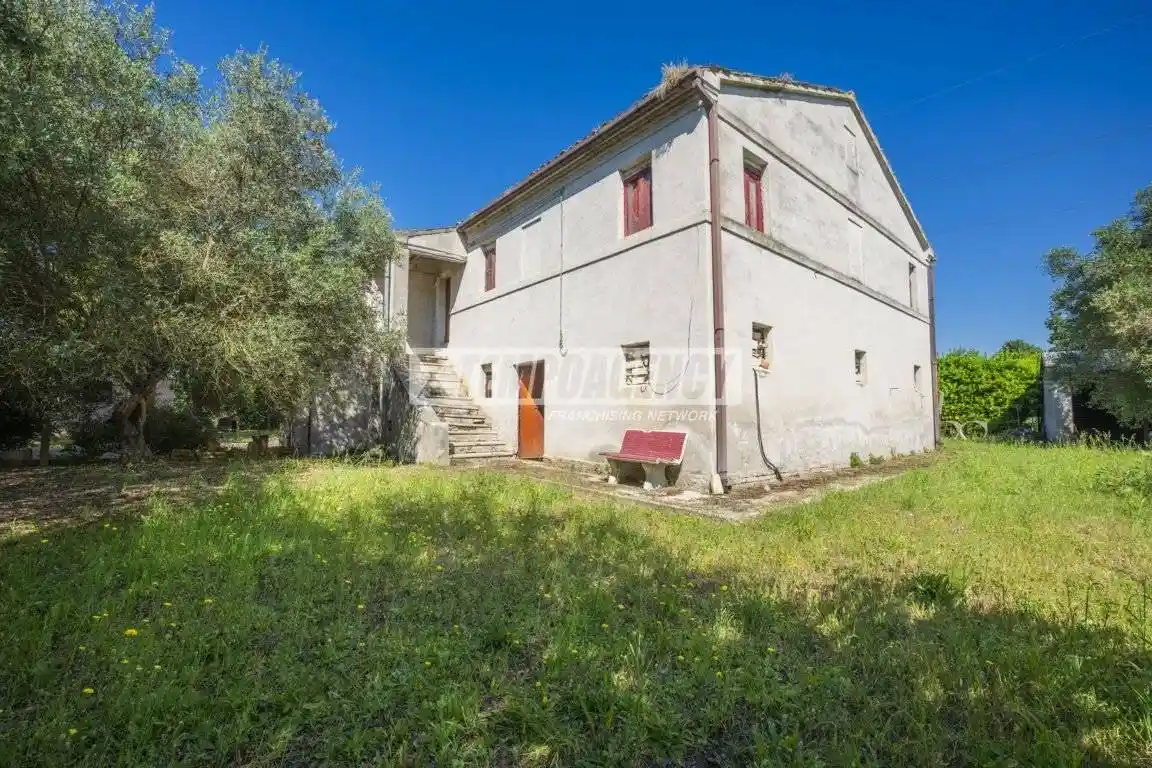 Rustico - Casale in vendita a Montecosaro