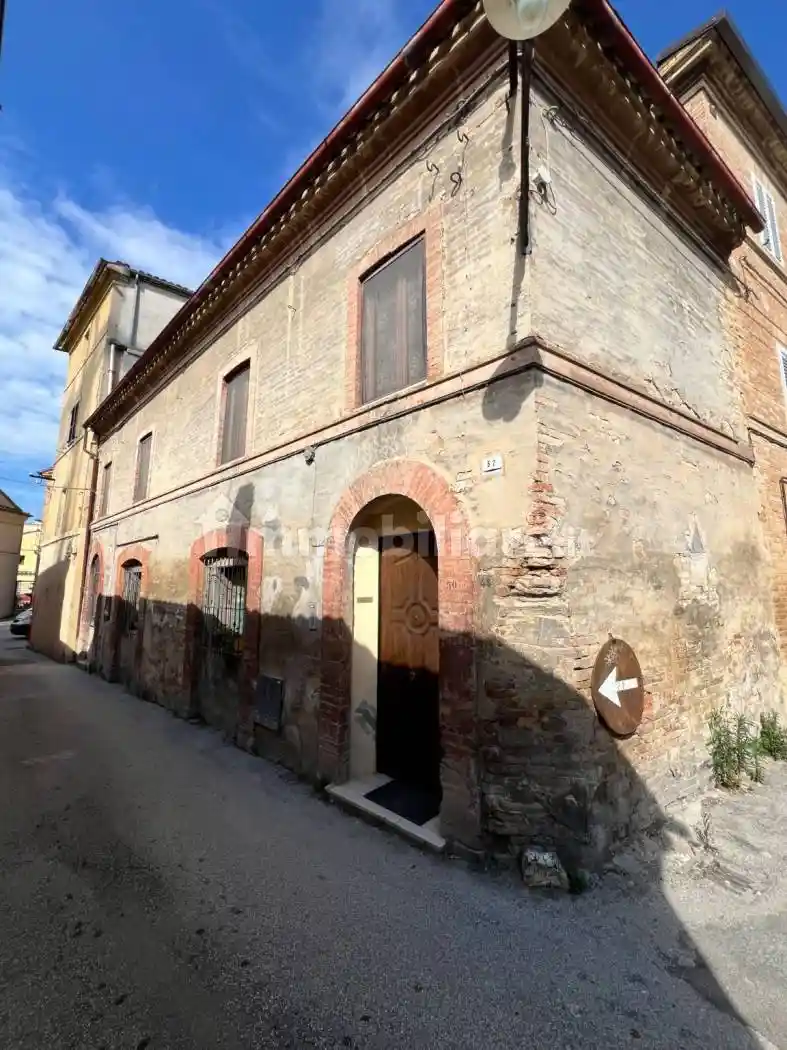 Casa indipendente in vendita a Tolentino