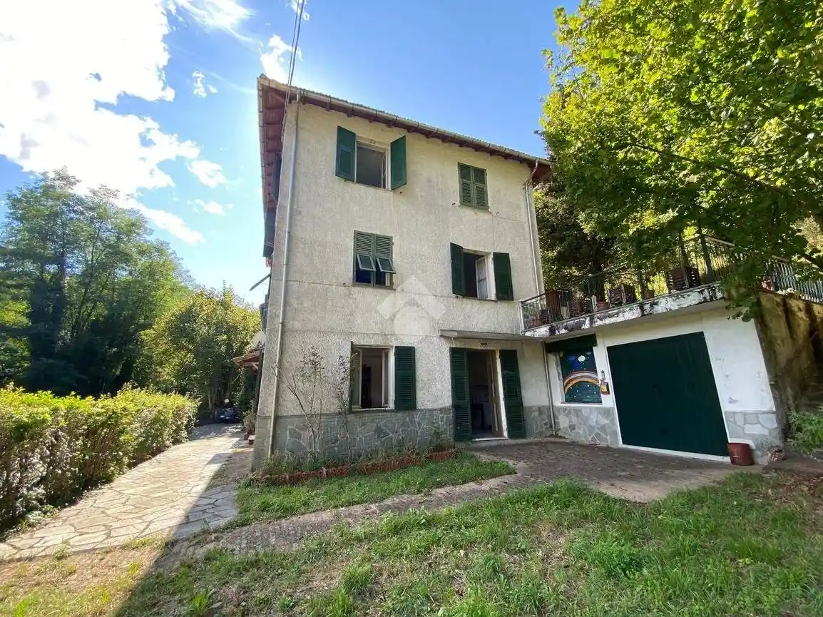 Casa indipendente in vendita a Torriglia