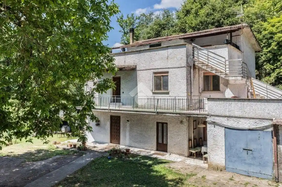 Villa in vendita a Sutri