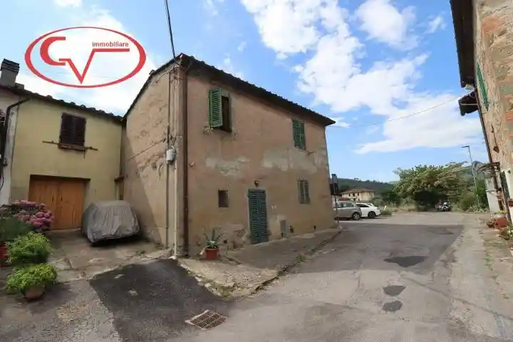 Casa indipendente in vendita a Bucine