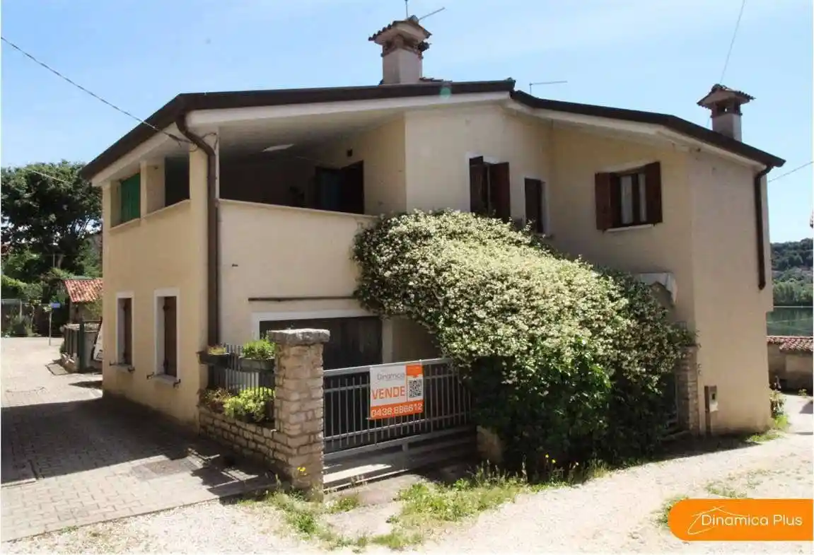 Villetta a schiera in vendita a Revine Lago