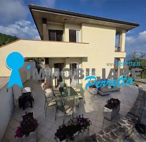 Villa in vendita a Padula