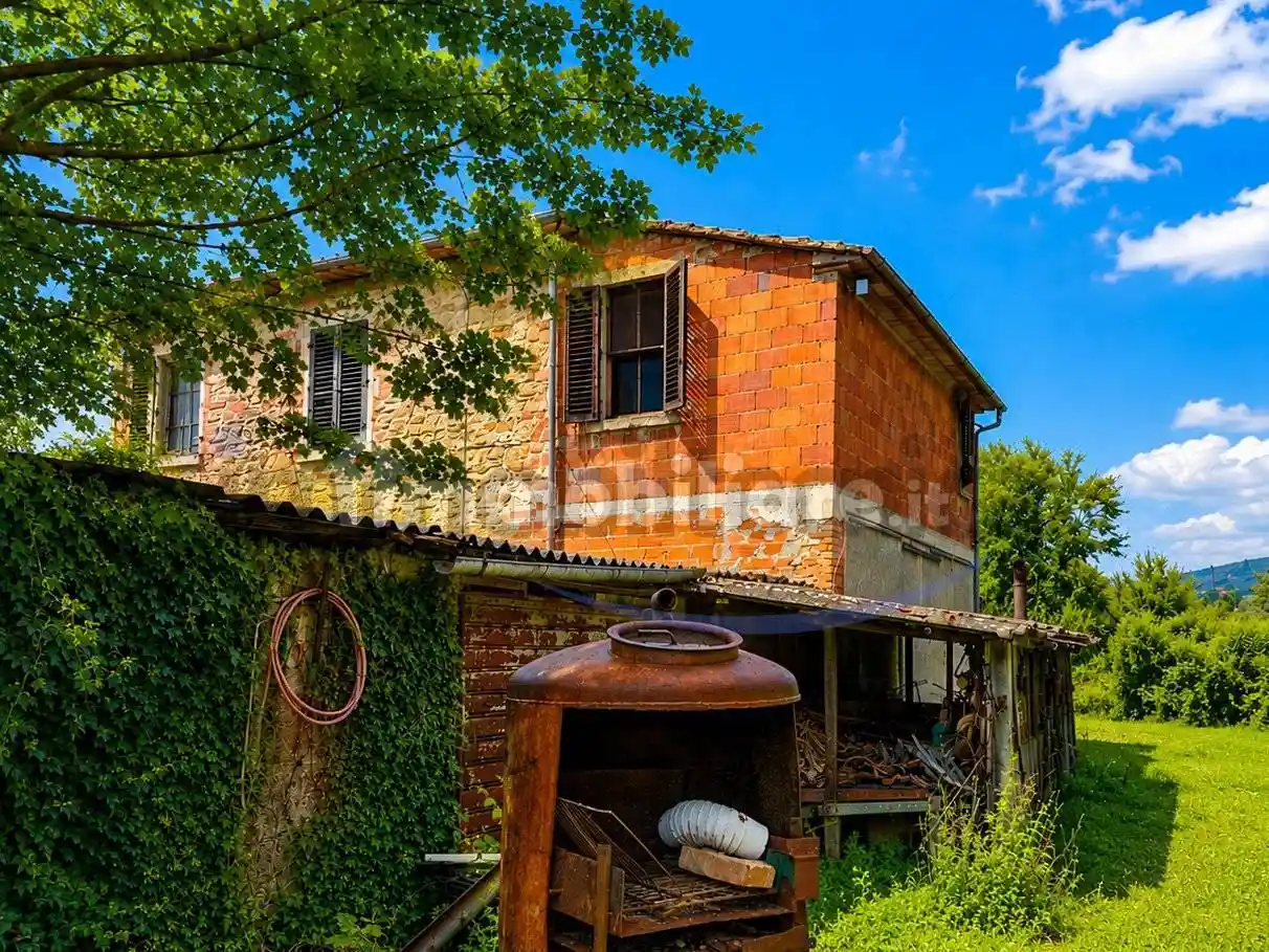 Casa indipendente in vendita a Arezzo