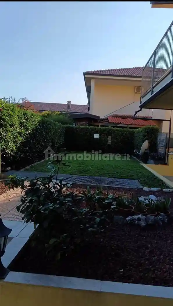 Appartamento in vendita a Trezzano Rosa