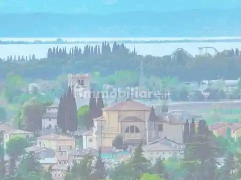 Villa in vendita a Castelnuovo del Garda