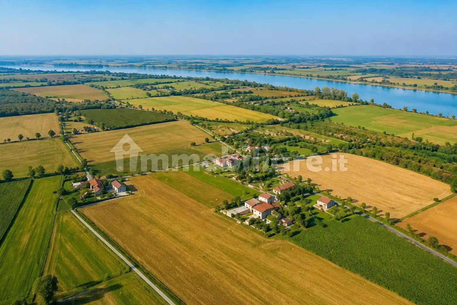 Rustico - Casale in vendita a Serravalle a Po