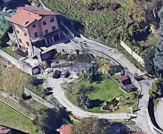 Villa in vendita a Valbrona