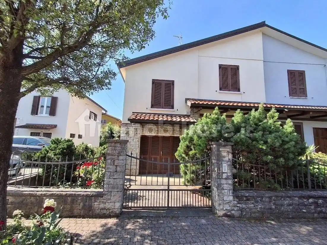 Casa indipendente in vendita a Brescia