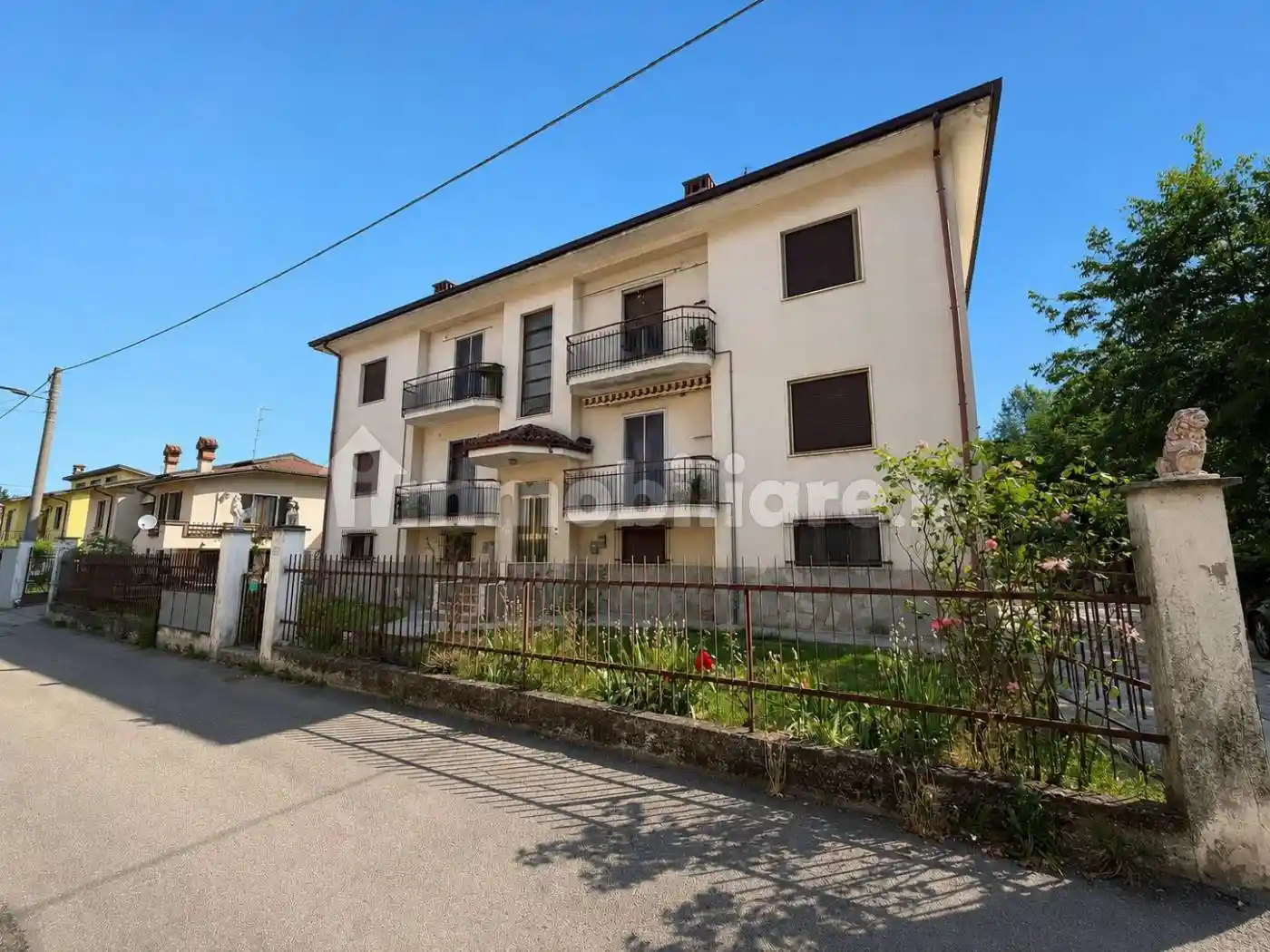 Palazzo - Edificio in vendita a Sale