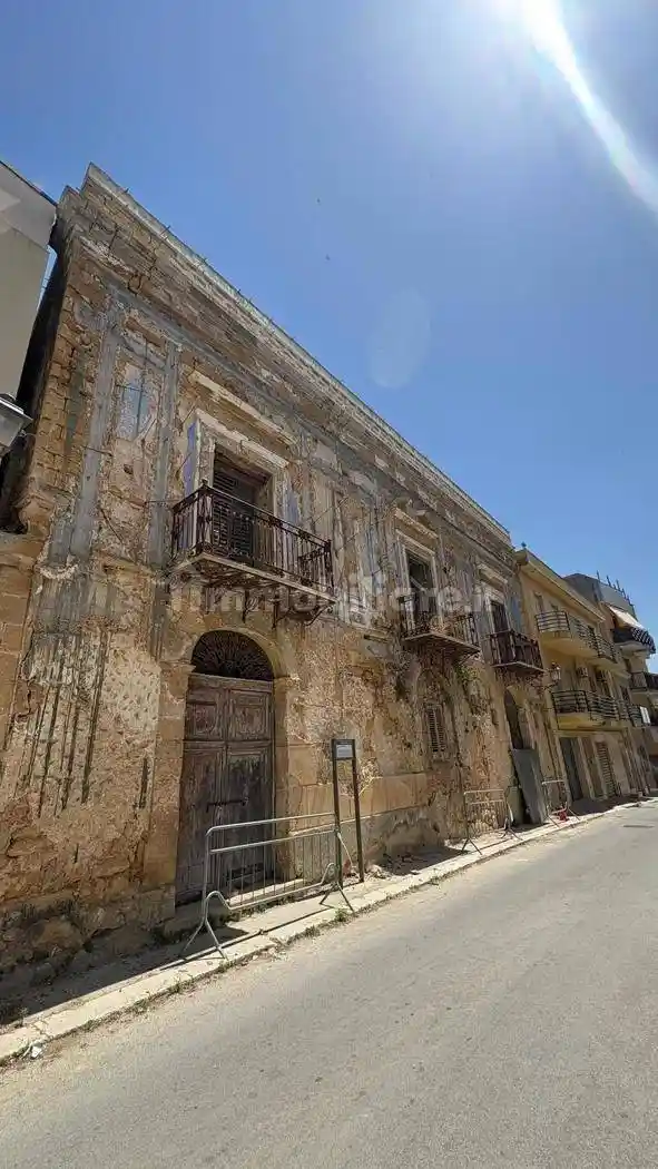 Palazzo - Edificio in vendita a Partanna