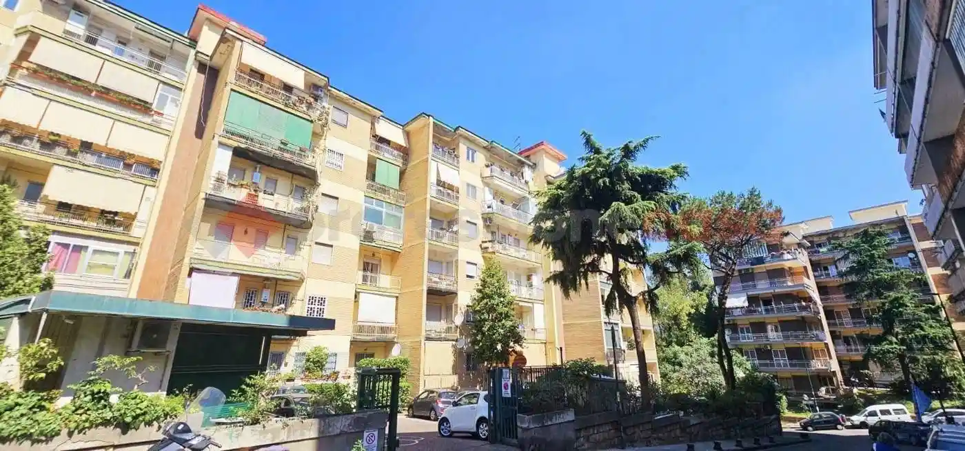 Appartamento in vendita a Napoli
