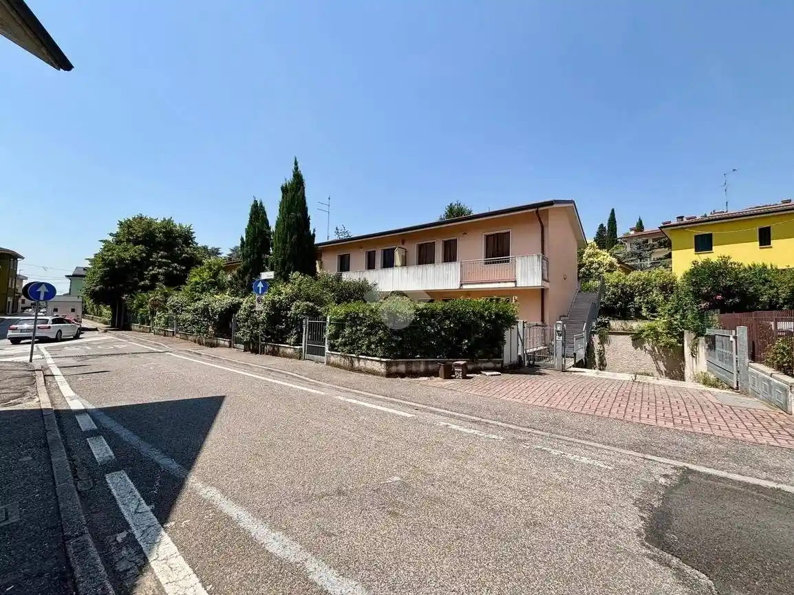 Appartamento in vendita a Sommacampagna