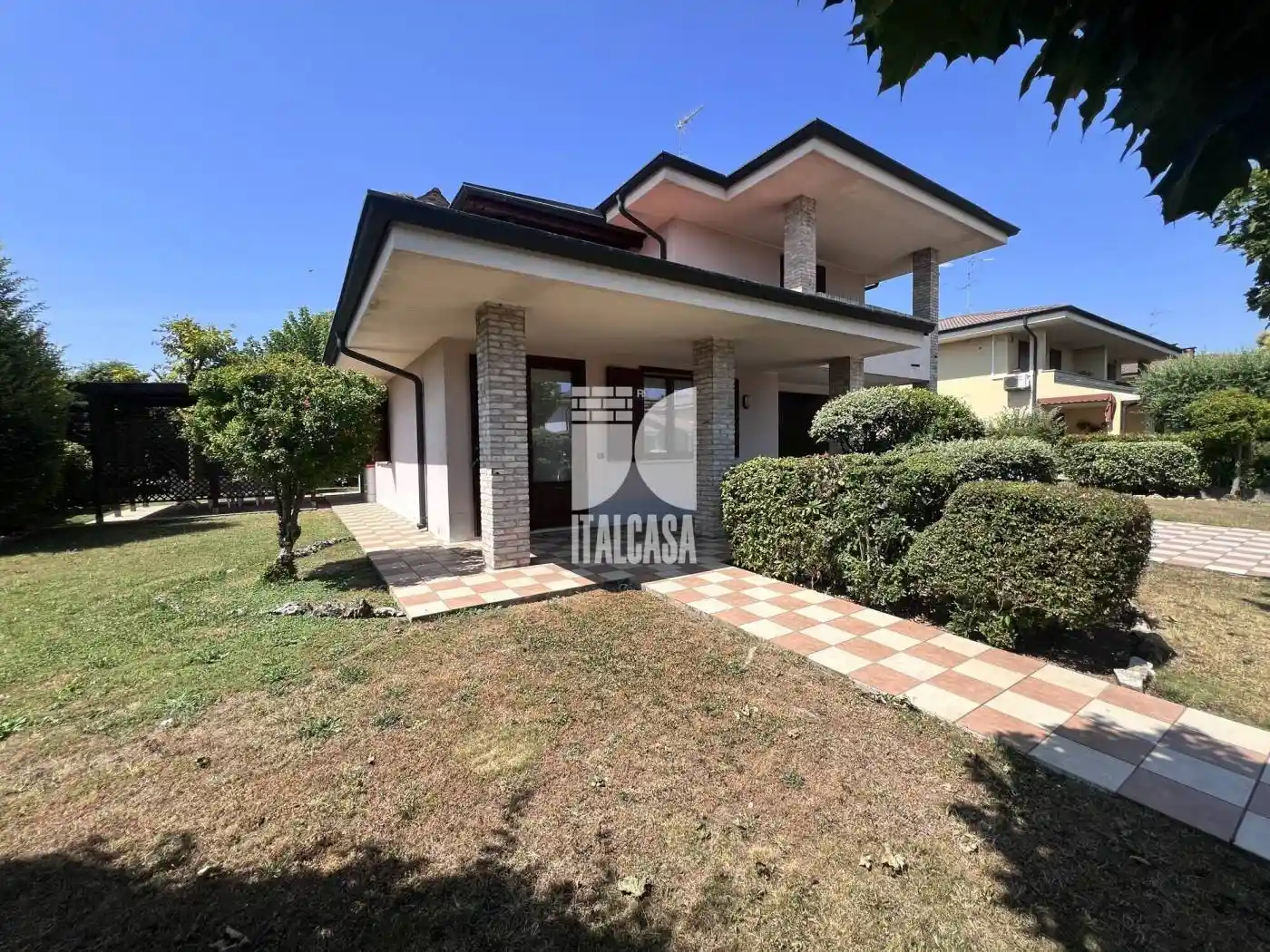 Villa in vendita a Curtatone