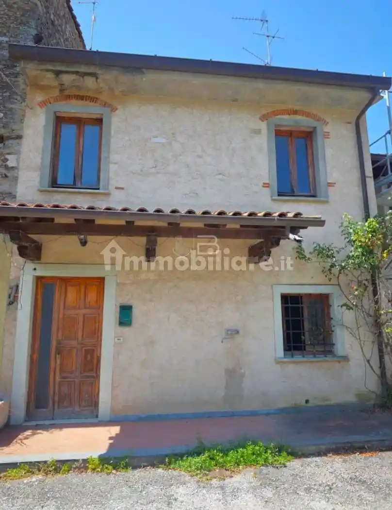 Casa indipendente in vendita a Seravezza