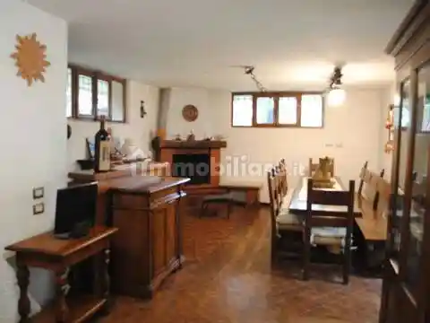 Villa in vendita a Carrara