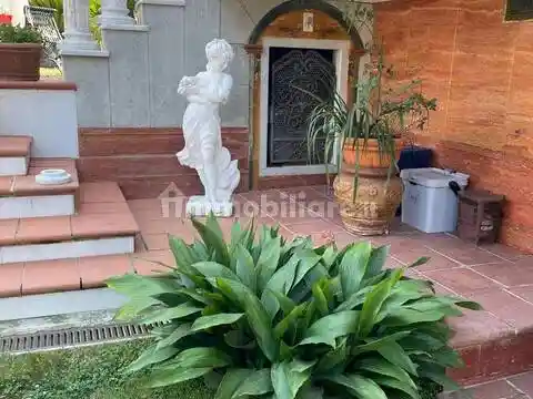 Villa in vendita a Carrara