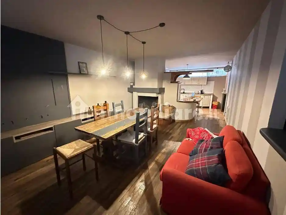 Casa indipendente in vendita a Luni