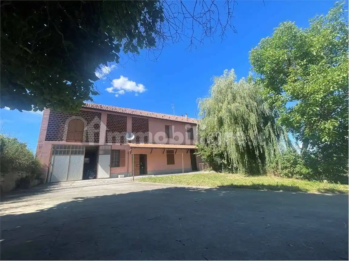 Rustico - Casale in vendita a Mombaruzzo