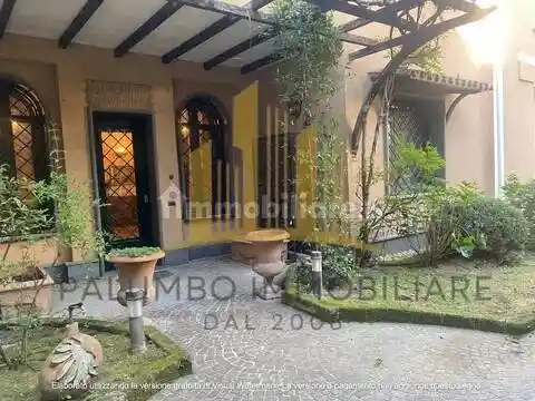 Villa in vendita a Giugliano in Campania