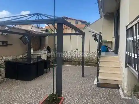 Villa in vendita a Parete