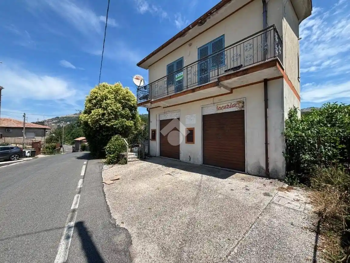 Casa indipendente in vendita a Cave