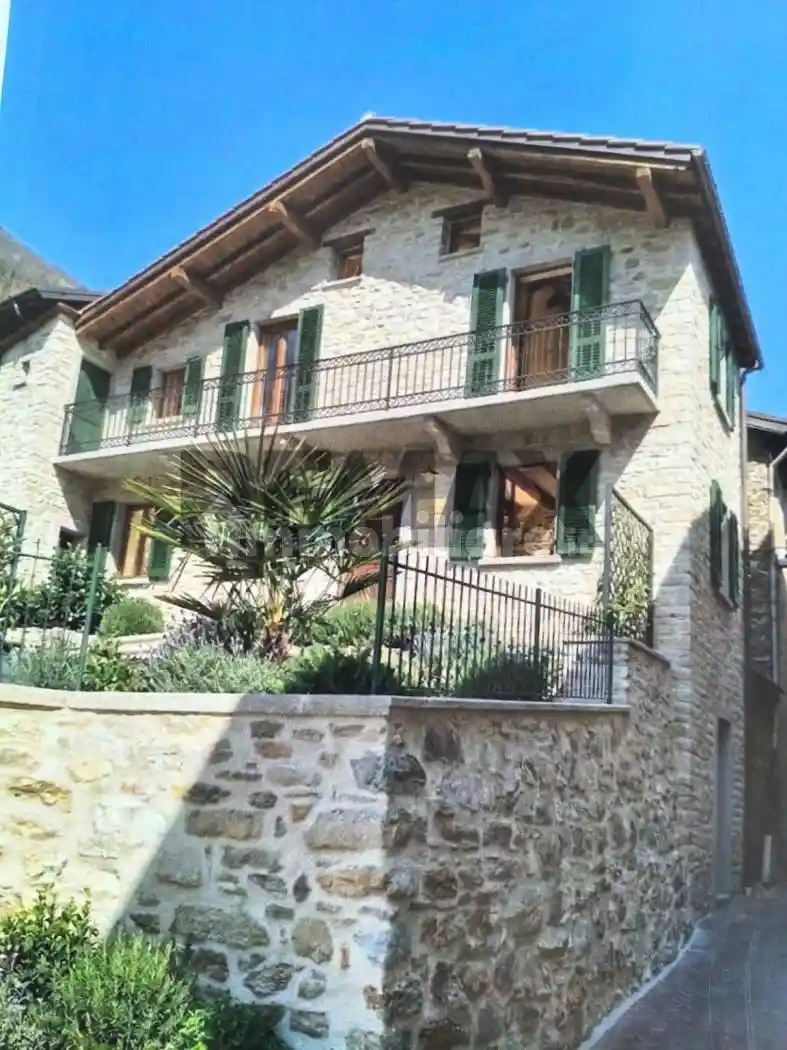 Casa indipendente in vendita a Casargo