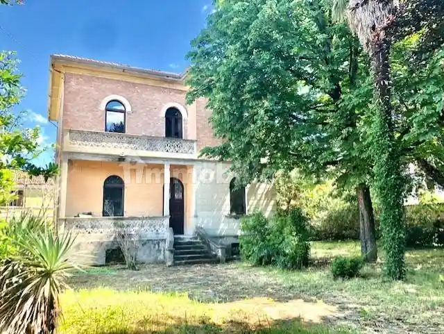 Villa in vendita a Forlimpopoli