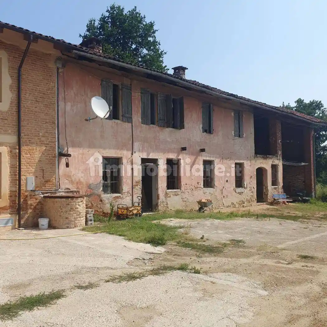 Casa indipendente in vendita a Capriglio
