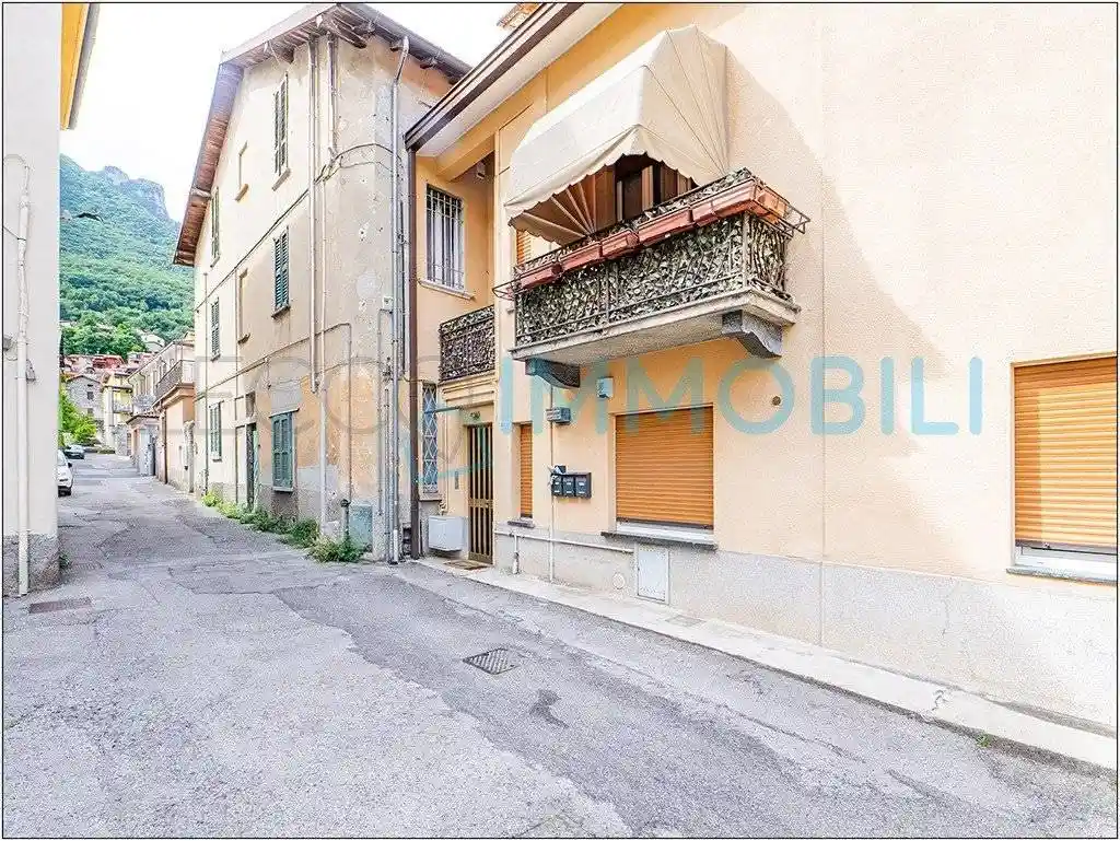 Casa indipendente in vendita a Valmadrera