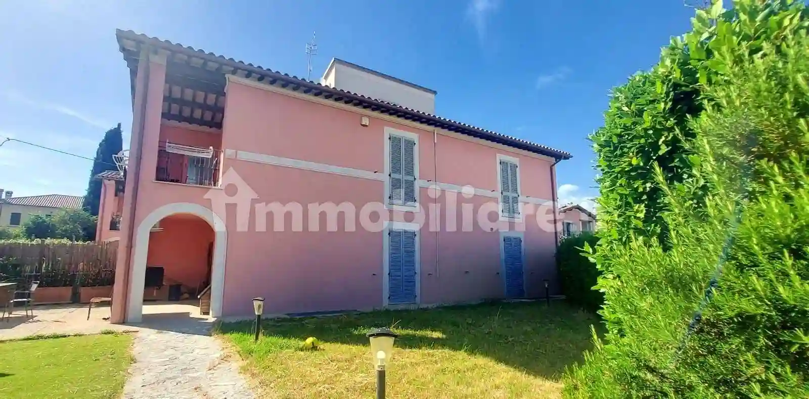 Villa - foto 2
