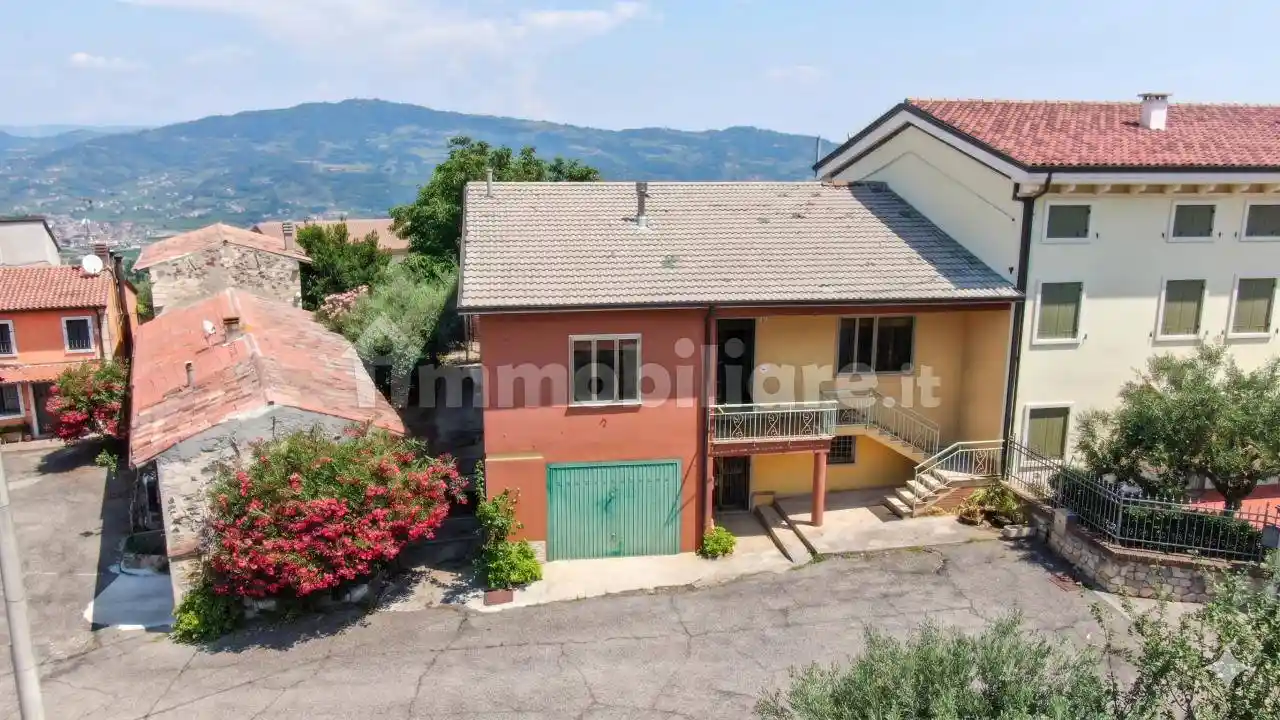 Casa indipendente in vendita a Soave