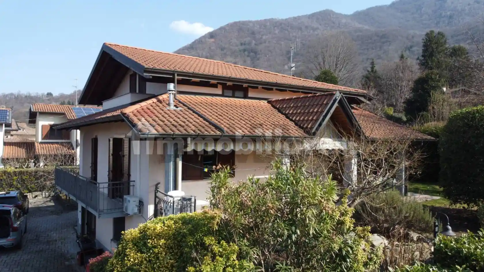 Villa in vendita a Orino