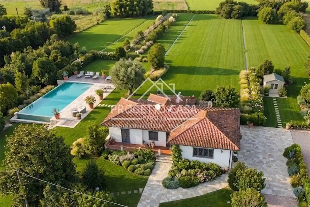 Villa in vendita a Camaiore