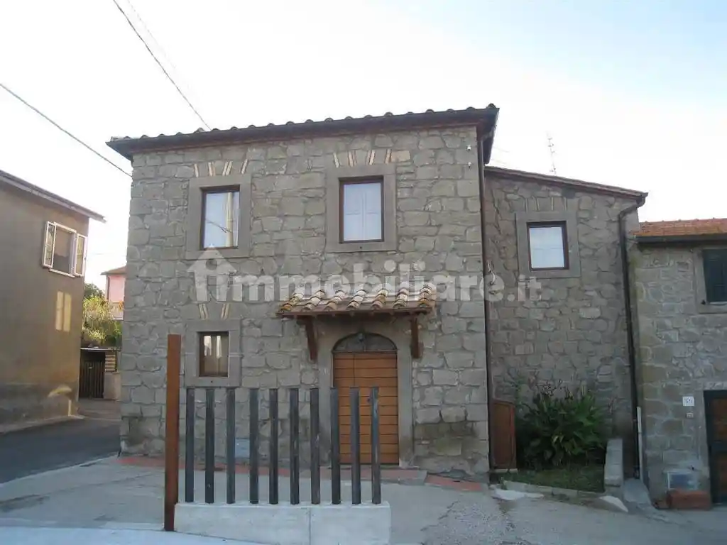 Casa indipendente in vendita a Montefiascone