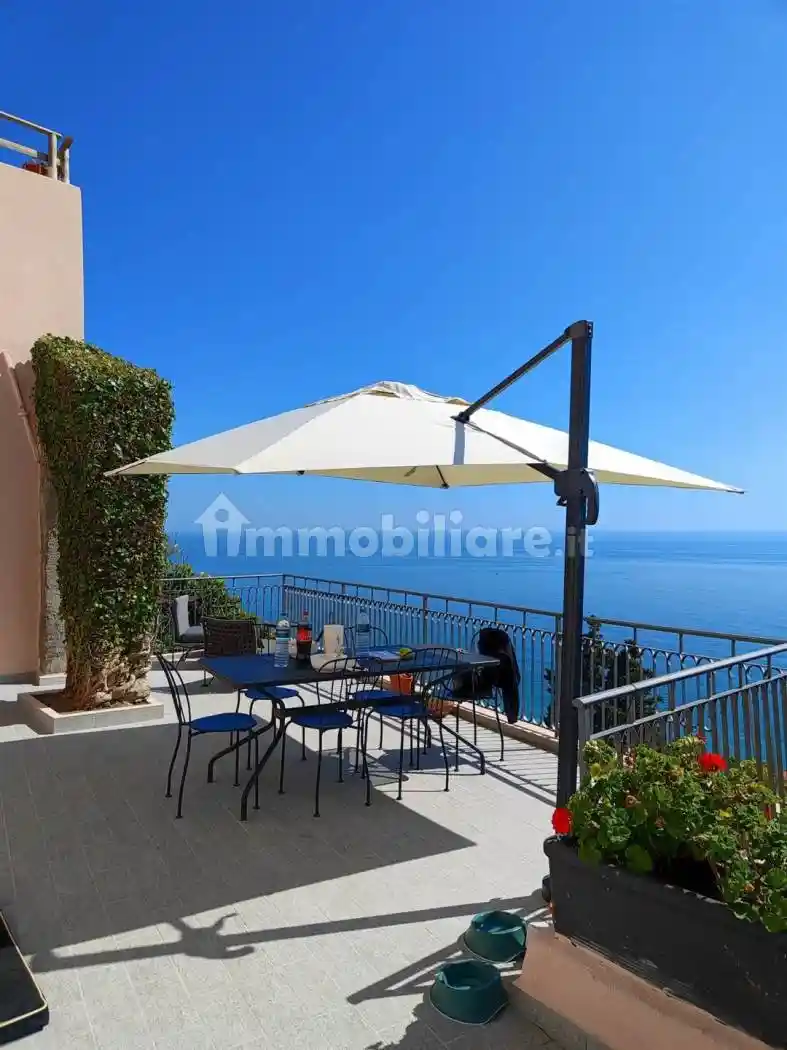 Villa in vendita a Finale Ligure