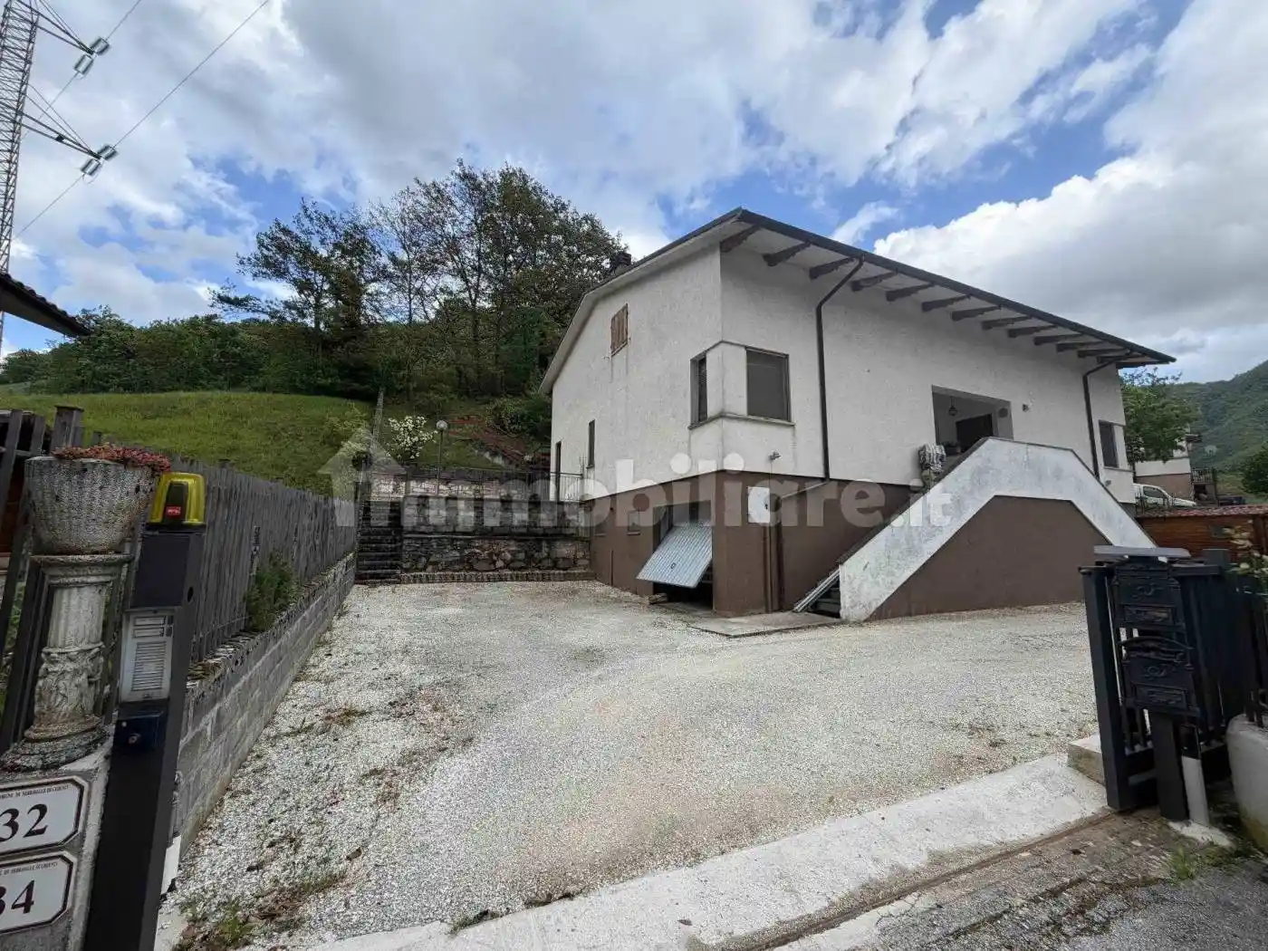 Villa in vendita a Serravalle di Chienti