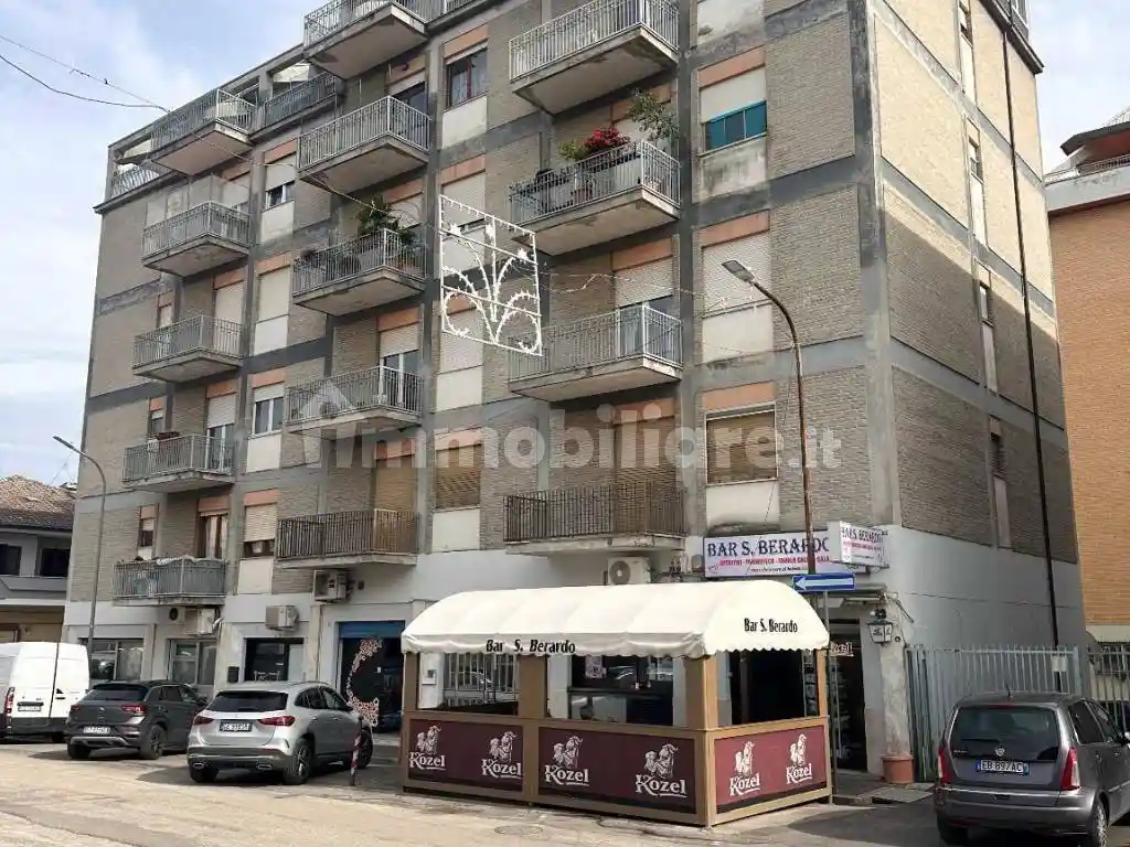 Palazzo - Edificio in vendita a Teramo