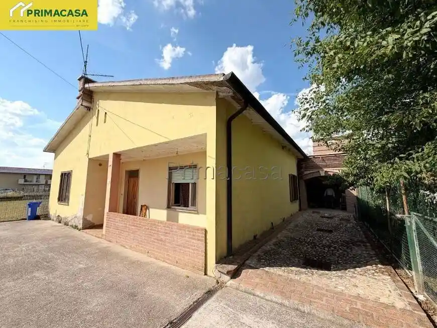 Casa indipendente in vendita a Veronella
