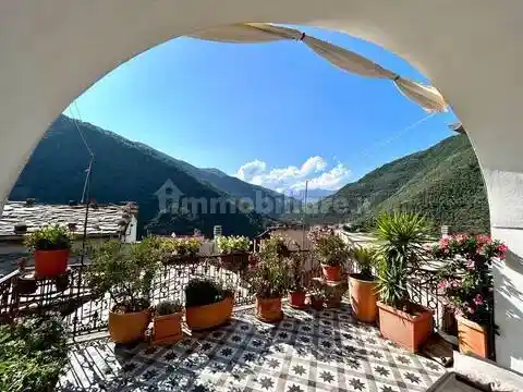 Villa in vendita a Montalto Carpasio