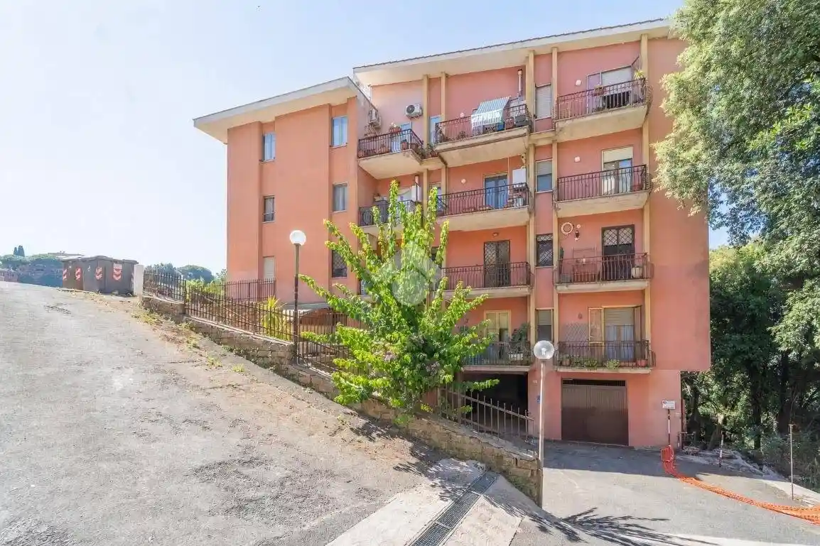 Appartamento in vendita a Ariccia
