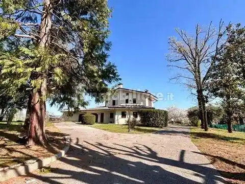 Villa in vendita a San Pietro di Feletto