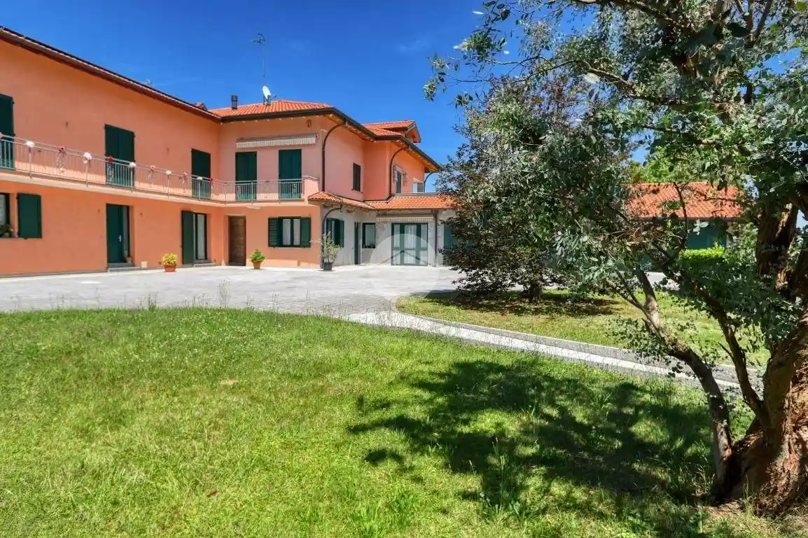 Appartamento in vendita a Carnago