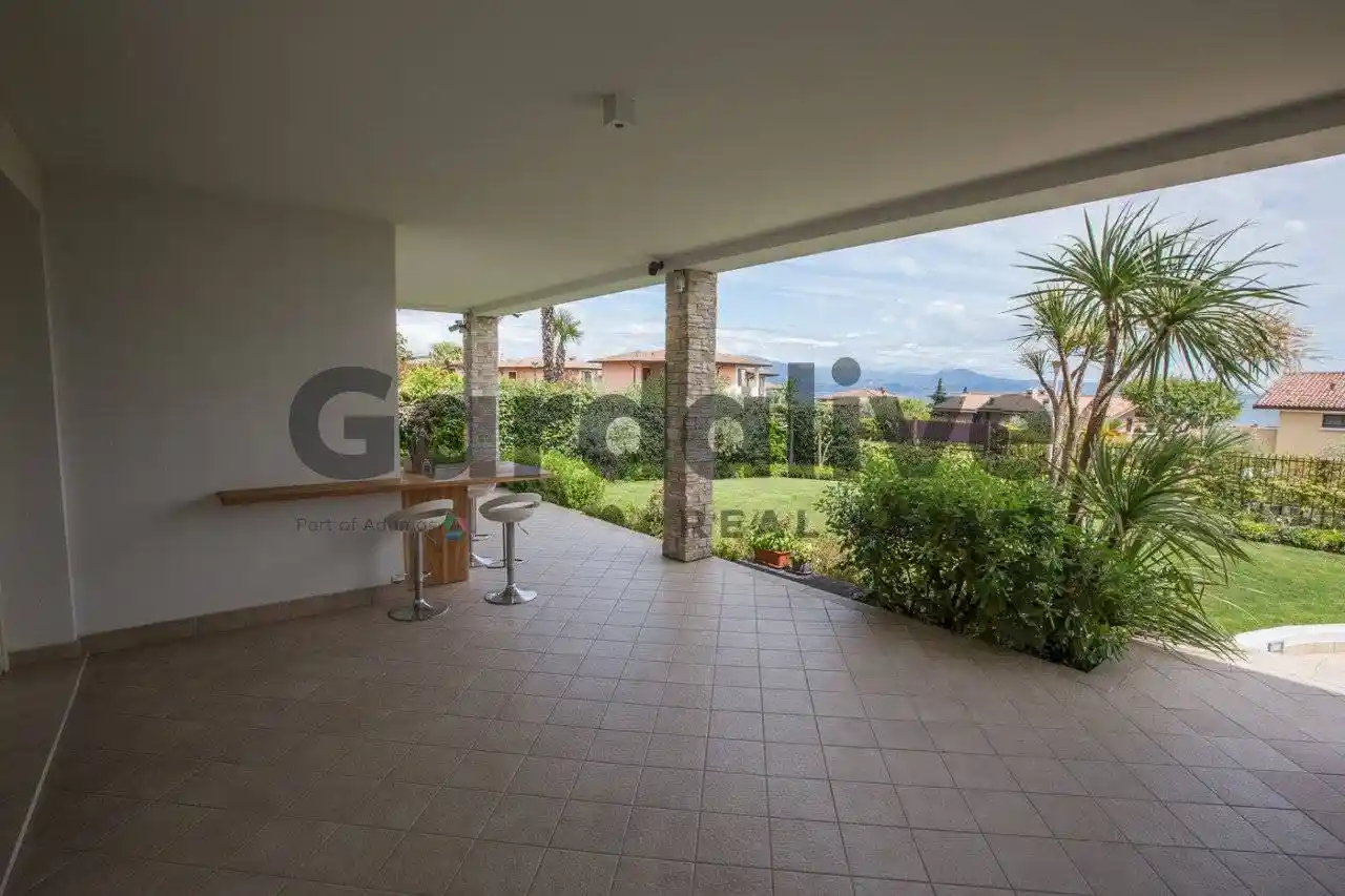 Villa in vendita a Padenghe sul Garda