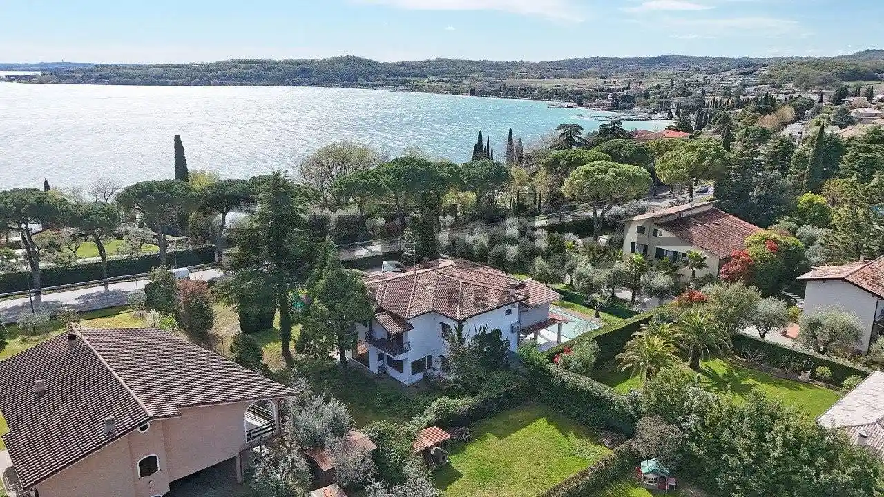 Villa in vendita a Padenghe sul Garda
