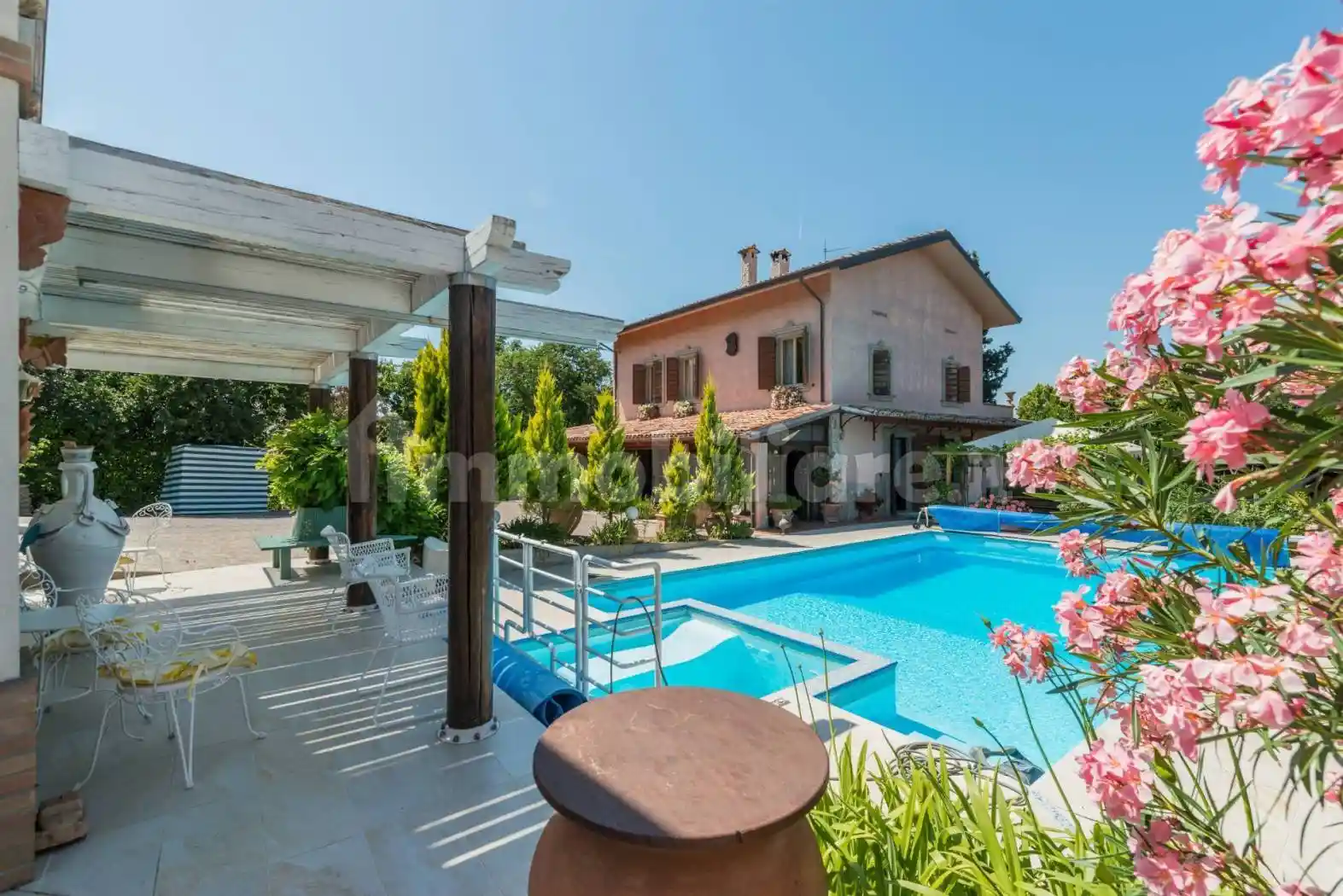 Villa in vendita a Montelabbate