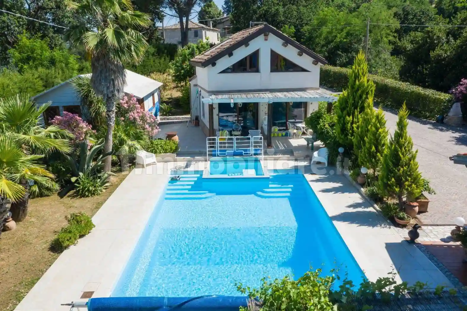 Villa - foto 2